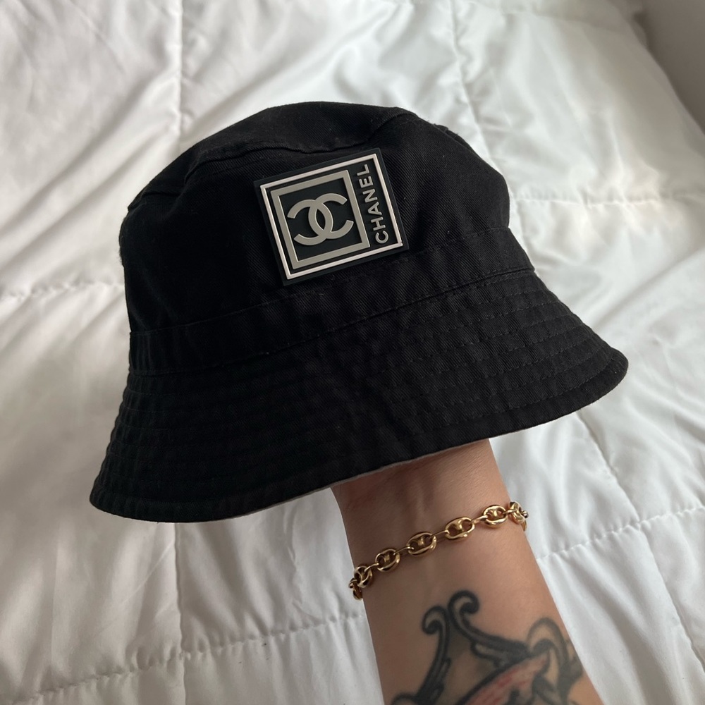 Bucket Hat - Bianca Kourt Chanel 🖤